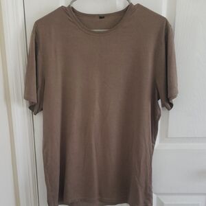 lululemon athletica Men's Crew Neck T-Shirt in Taupe Brown